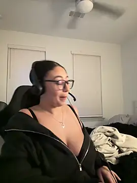 Snapshot of minha_baby chatting on 03/07/26, 02:19 minha baby online show from 03/07/26, 02:19