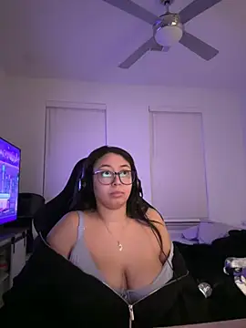 Snapshot of minha_baby chatting on 03/21/26, 08:19 minha baby online show from 03/21/26, 08:19