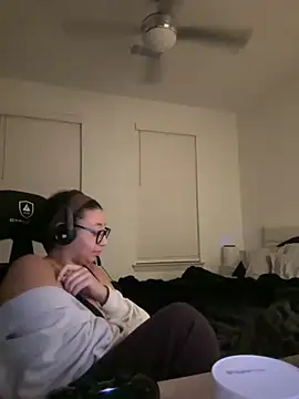 Snapshot of minha_baby chatting on 04/12/26, 09:14 minha baby online show from 04/12/26, 09:14