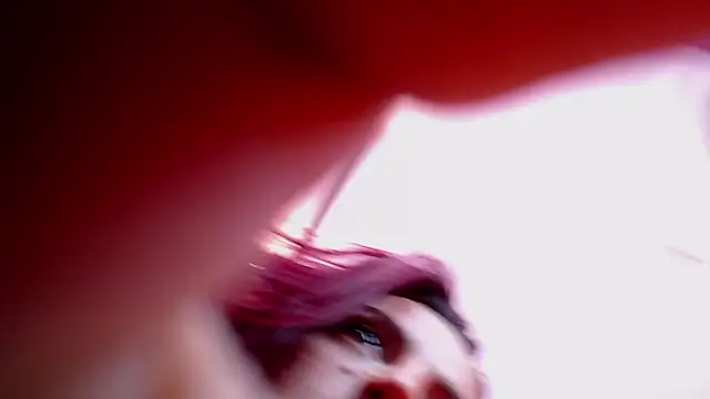 Snapshot of lia_cr1 chatting on 11/27/25, 09:06 lia cr1 online show from 11/27/25, 09:06