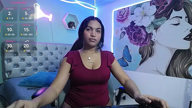 Snapshot of valeria_martinez19 chatting on 11/15/25, 11:32 valeria martinez19 online show from 11/15/25, 11:32