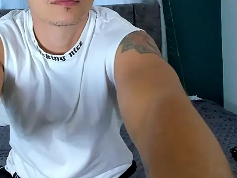 Snapshot of Latin_Pboy chatting on 01/14/26, 09:52 Latin Pboy online show from 01/14/26, 09:52