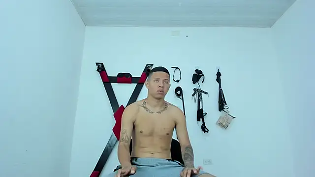 Steven19 LatinBoy online show from 11/10/25, 11:31