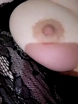 Nouna-loca online show from 11/05/25, 04:34