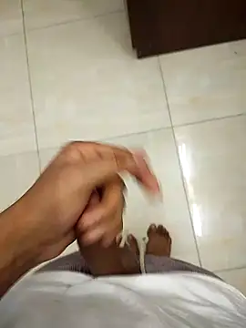 Snapshot of Tanvir879 chatting on 10/30/25, 01:29 Tanvir879 online show from 10/30/25, 01:29