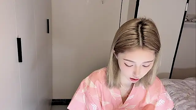 Snapshot of yuyu-33 chatting on 03/08/26, 05:33 yuyu-33 online show from 03/08/26, 05:33