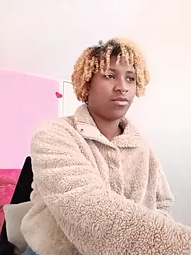 Snapshot of EvonyFoxxx chatting on 04/07/26, 09:37 EvonyFoxxx online show from 04/07/26, 09:37