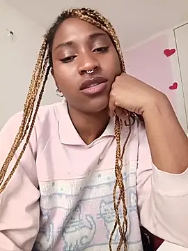 Snapshot of EvonyFoxxx chatting on 06/20/26, 04:15 EvonyFoxxx online show from 06/20/26, 04:15