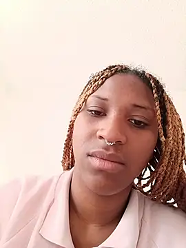 Snapshot of EvonyFoxxx chatting on 06/21/26, 04:42 EvonyFoxxx online show from 06/21/26, 04:42