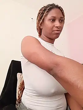 Snapshot of EvonyFoxxx chatting on 06/28/26, 05:41 EvonyFoxxx online show from 06/28/26, 05:41