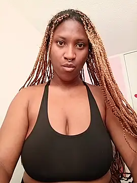Snapshot of EvonyFoxxx chatting on 07/12/26, 08:33 EvonyFoxxx online show from 07/12/26, 08:33