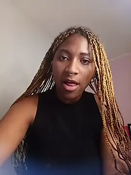 Snapshot of EvonyFoxxx chatting on 07/13/26, 11:18 EvonyFoxxx online show from 07/13/26, 11:18