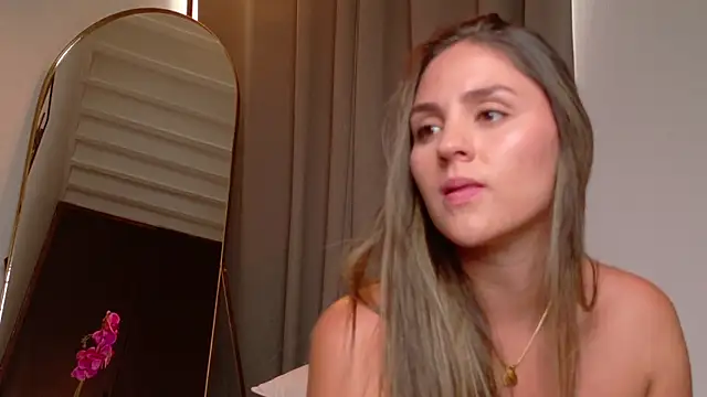Snapshot of VictoriaNova_ chatting on 07/17/26, 07:41 VictoriaNova online show from 07/17/26, 07:41