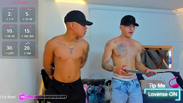 Hot Guysxxx19 online show from 10/31/25, 02:34