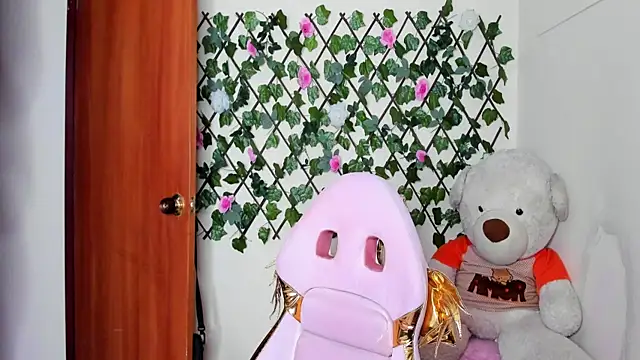 melani ferraraa  online show from 11/05/25, 03:17