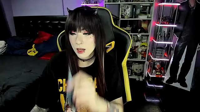 Yummy dark online show from 11/25/25, 10:32