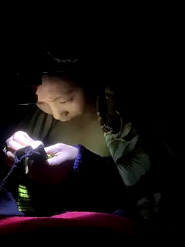 Snapshot of bi-bo123 chatting on 11/19/25, 01:44 bi-bo123 online show from 11/19/25, 01:44