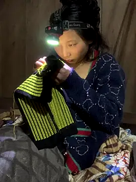 Snapshot of bi-bo123 chatting on 12/05/25, 01:42 bi-bo123 online show from 12/05/25, 01:42