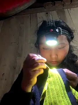 Snapshot of bi-bo123 chatting on 12/14/25, 01:49 bi-bo123 online show from 12/14/25, 01:49