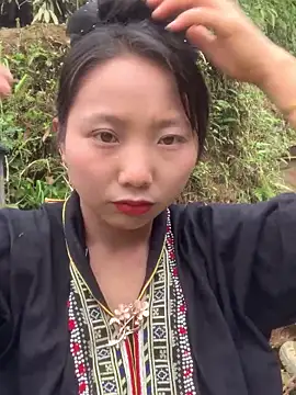 Snapshot of bi-bo123 chatting on 02/18/26, 02:40 bi-bo123 online show from 02/18/26, 02:40