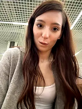 Snapshot of LilluKatten chatting on 11/05/25, 10:15 LilluKatten online show from 11/05/25, 10:15