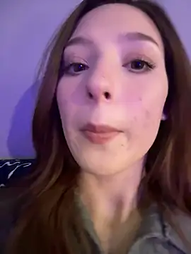 Snapshot of LilluKatten chatting on 03/19/26, 12:20 LilluKatten online show from 03/19/26, 12:20