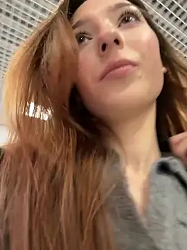 Snapshot of LilluKatten chatting on 03/31/26, 11:43 LilluKatten online show from 03/31/26, 11:43