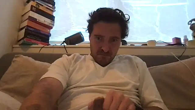 Snapshot of dutchpieter95 chatting on 05/21/26, 05:42 dutchpieter95 online show from 05/21/26, 05:42