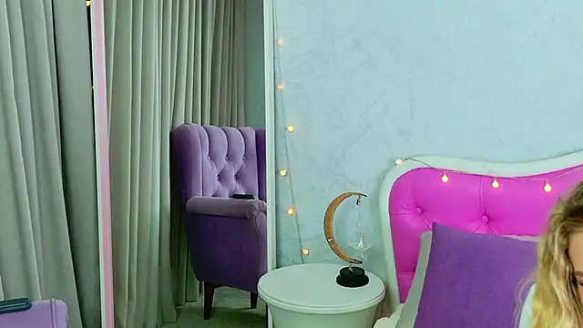 Barbie Kris   online show from 12/21/25, 01:13