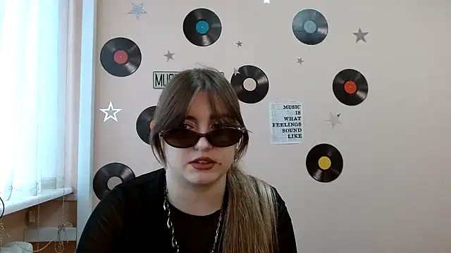 Dance  Queen online show from 10/31/25, 11:55