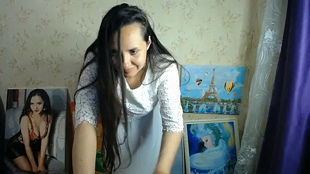 Snapshot of VoulezVous_Angel chatting on 05/27/26, 04:37 VoulezVous Angel online show from 05/27/26, 04:37