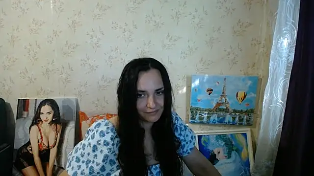 Snapshot of VoulezVous_Angel chatting on 05/28/26, 04:43 VoulezVous Angel online show from 05/28/26, 04:43