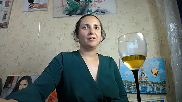 Snapshot of VoulezVous_Angel chatting on 06/05/26, 06:24 VoulezVous Angel online show from 06/05/26, 06:24