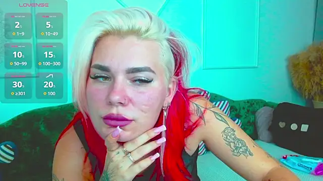 lada love online show from 11/04/25, 10:09