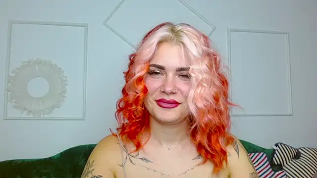 lada love online show from 11/10/25, 08:52