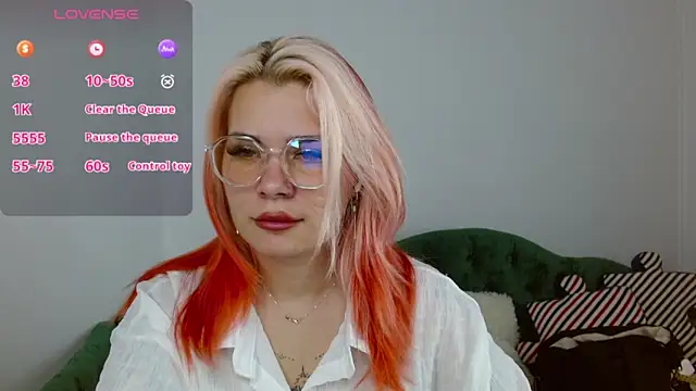 lada love online show from 11/18/25, 02:54