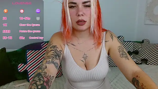 lada love online show from 11/19/25, 04:40