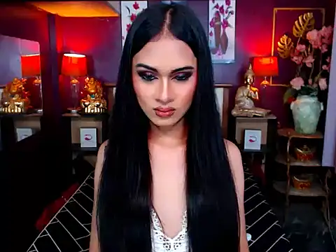 Plastique PATRICIA online show from 03/27/26, 08:37