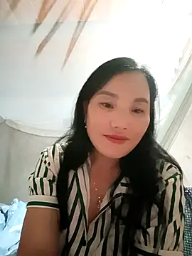 Snapshot of min_nyny chatting on 11/16/25, 01:28 min nyny online show from 11/16/25, 01:28