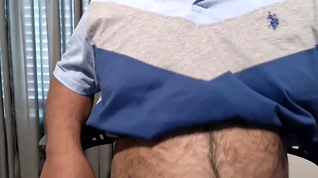 Snapshot of SUN-MON-69 chatting on 01/05/26, 05:27 SUN-MON-69 online show from 01/05/26, 05:27