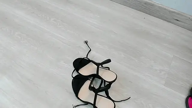 scarlett leblanc  online show from 04/04/26, 12:46