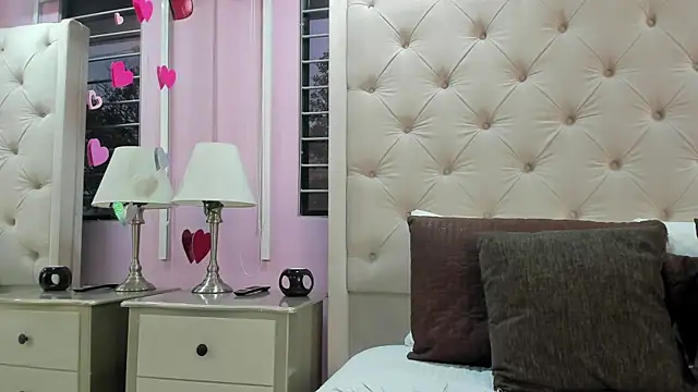 scarlett leblanc  online show from 04/17/26, 11:57