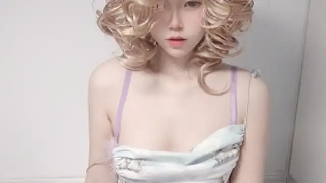 Snapshot of JuliaNoir chatting on 03/25/26, 10:10 JuliaNoir online show from 03/25/26, 10:10