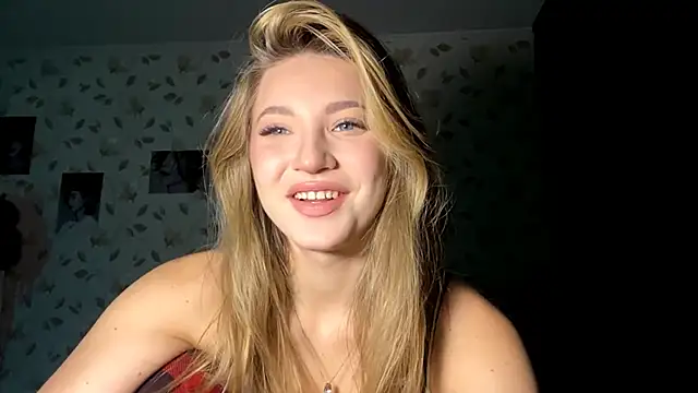 Snapshot of OrethaEredia chatting on 11/05/25, 03:12 OrethaEredia online show from 11/05/25, 03:12