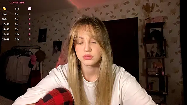 Snapshot of OrethaEredia chatting on 11/09/25, 03:54 OrethaEredia online show from 11/09/25, 03:54