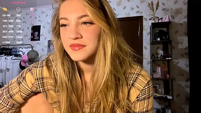 Snapshot of OrethaEredia chatting on 11/11/25, 04:18 OrethaEredia online show from 11/11/25, 04:18