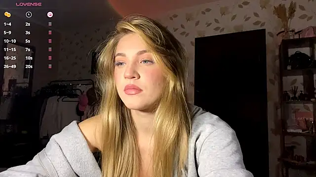 Snapshot of OrethaEredia chatting on 11/14/25, 04:06 OrethaEredia online show from 11/14/25, 04:06