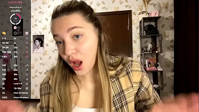 Snapshot of OrethaEredia chatting on 11/28/25, 06:54 OrethaEredia online show from 11/28/25, 06:54