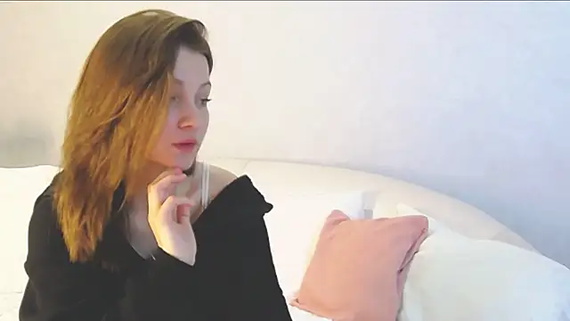 Molly Mavis online show from 11/04/25, 04:00