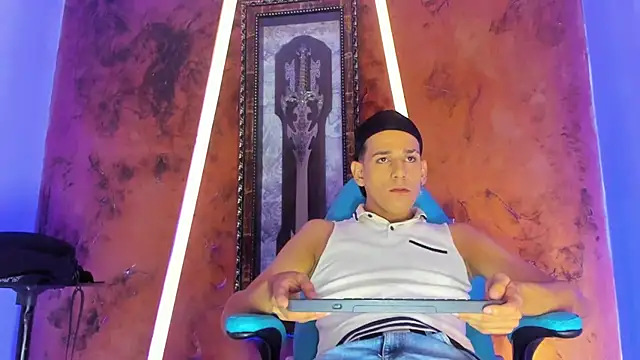 noah deluxe online show from 10/31/25, 01:12